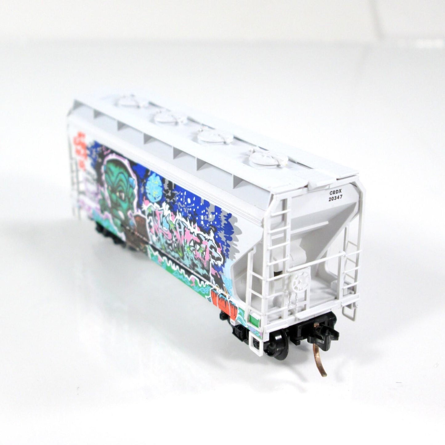 N Scale ***HALLOWEEN*** Graffiti 2-Bay Hopper, 400 of 500 -- Micro Trains **RARE