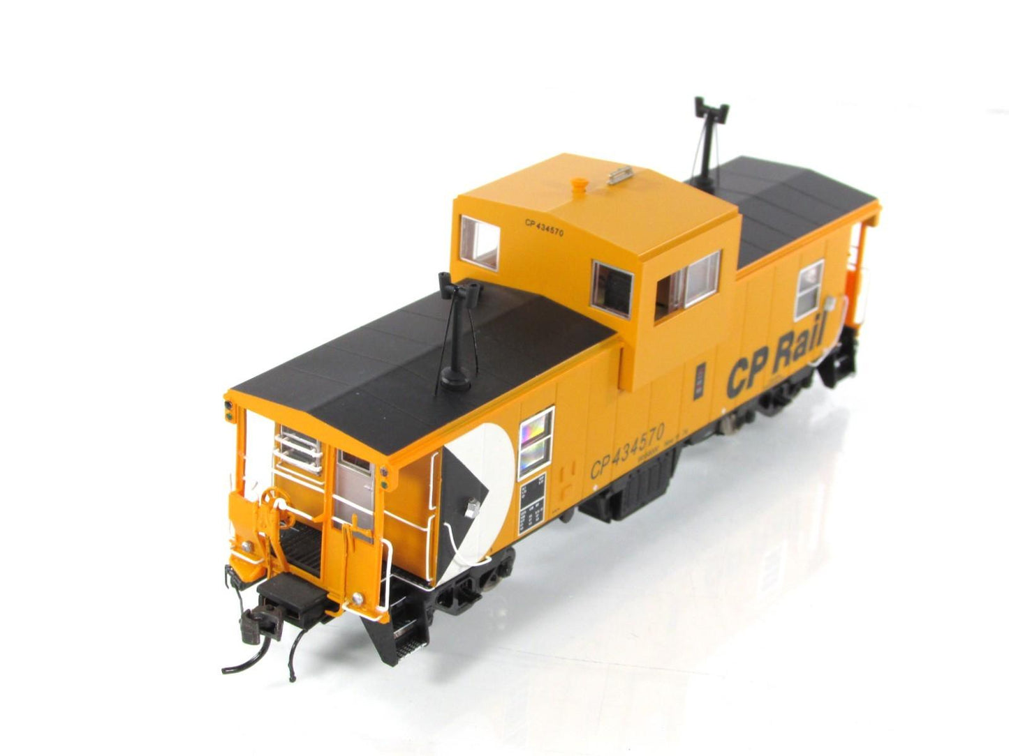 HO Scale **CANADIAN PACIFIC** Wide-Vision Caboose #434570 -Rapido 110012 *Lights