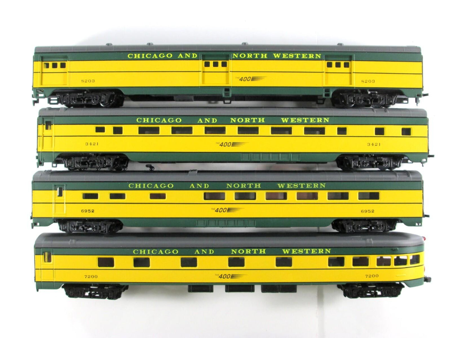 HO Scale CHICAGO NORTH WESTERN **The 400** Passenger Car 8-Pack Set -- IHC 48048