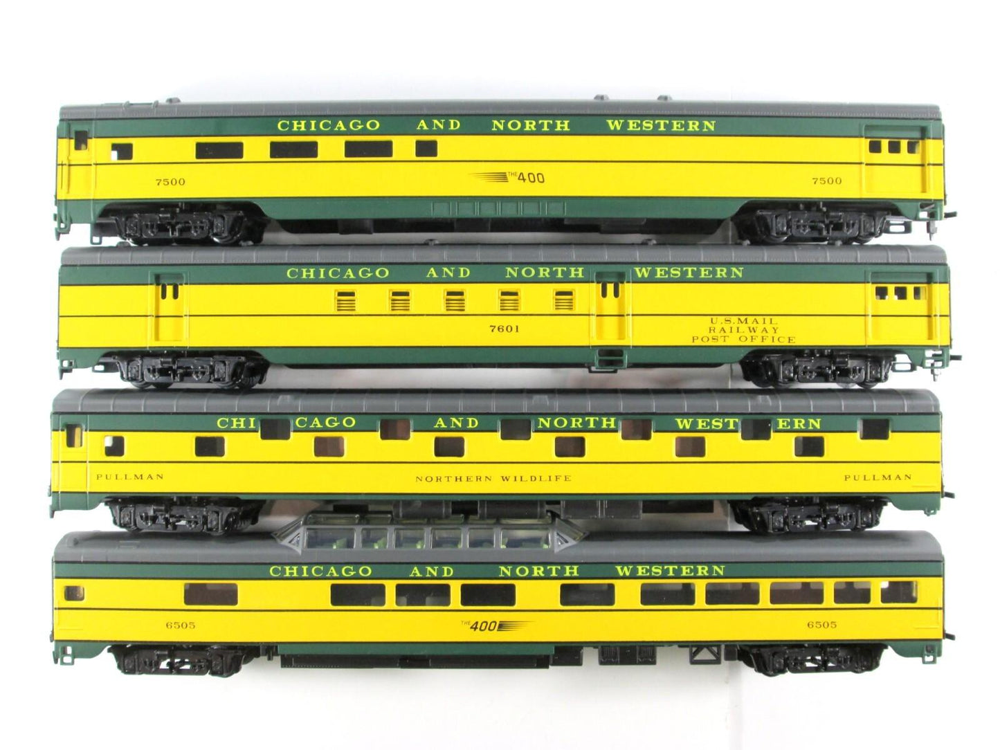 HO Scale CHICAGO NORTH WESTERN **The 400** Passenger Car 8-Pack Set -- IHC 48048