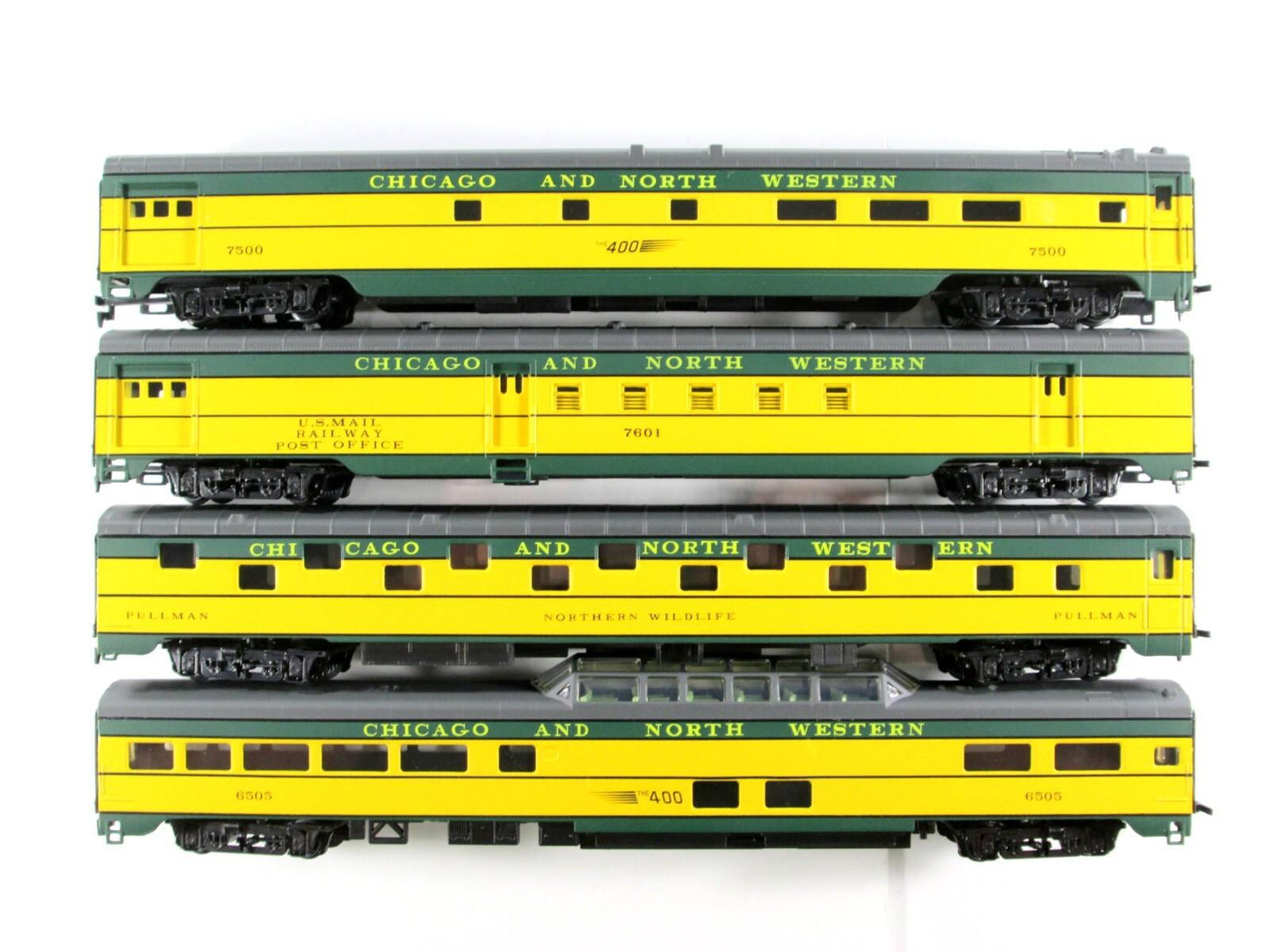 HO Scale CHICAGO NORTH WESTERN **The 400** Passenger Car 8-Pack Set -- IHC 48048