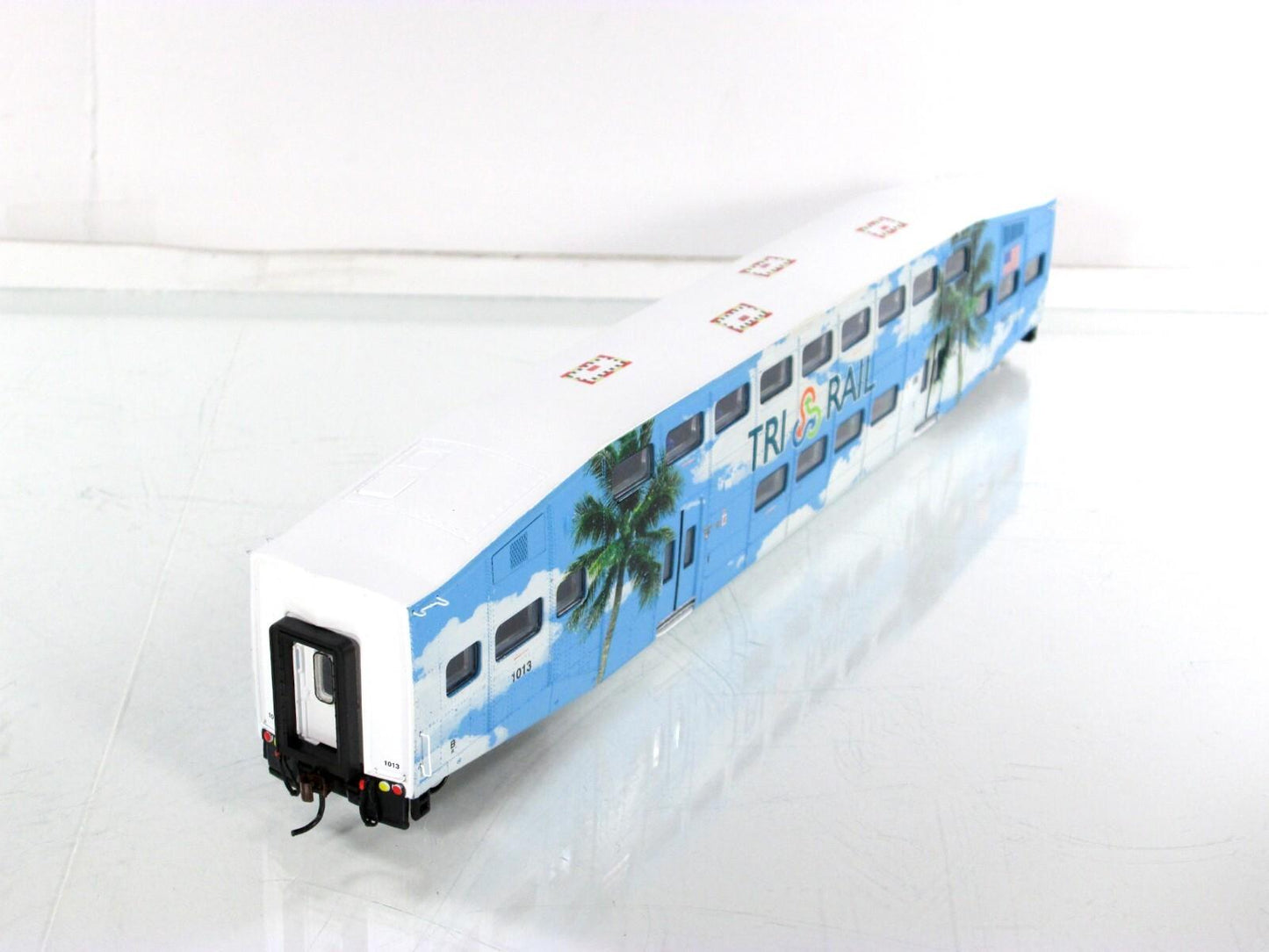 HO Scale ***TRI RAIL*** Bombardier Commuter Coach #1013 --- Athearn 25727 **RARE