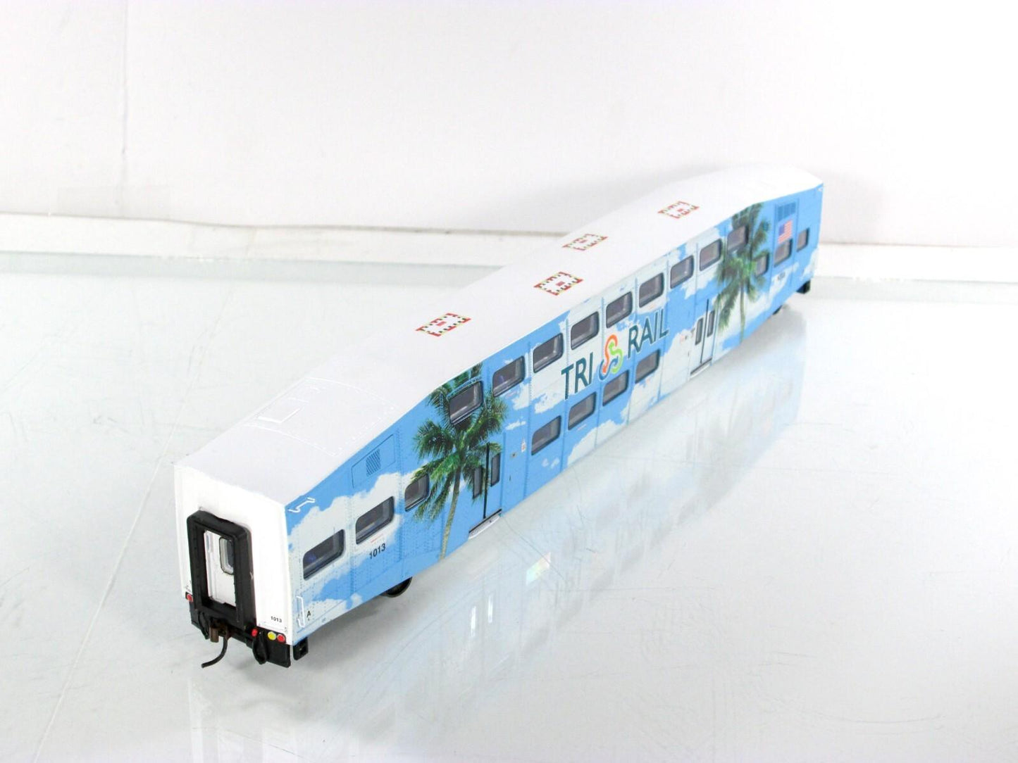 HO Scale ***TRI RAIL*** Bombardier Commuter Coach #1013 --- Athearn 25727 **RARE