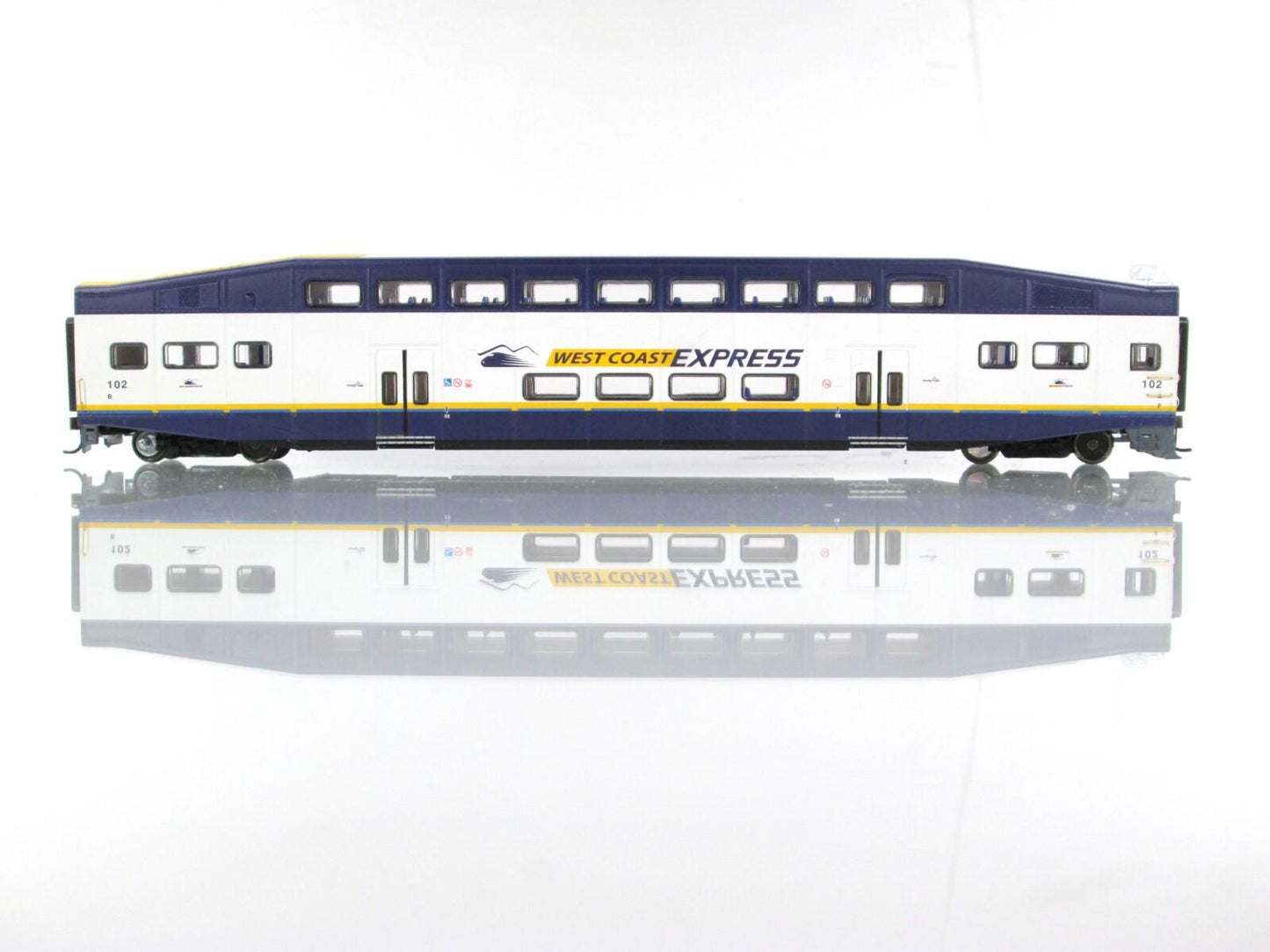 HO Scale ***WEST COAST EXPRESS*** Bombardier Control Car #102 ----- Athearn 2544