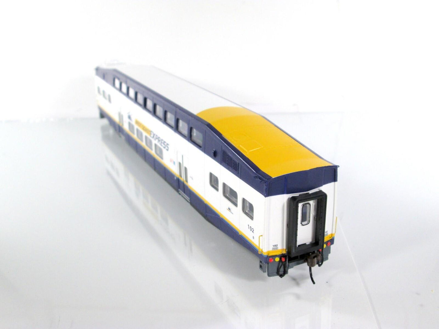 HO Scale ***WEST COAST EXPRESS*** Bombardier Control Car #102 ----- Athearn 2544
