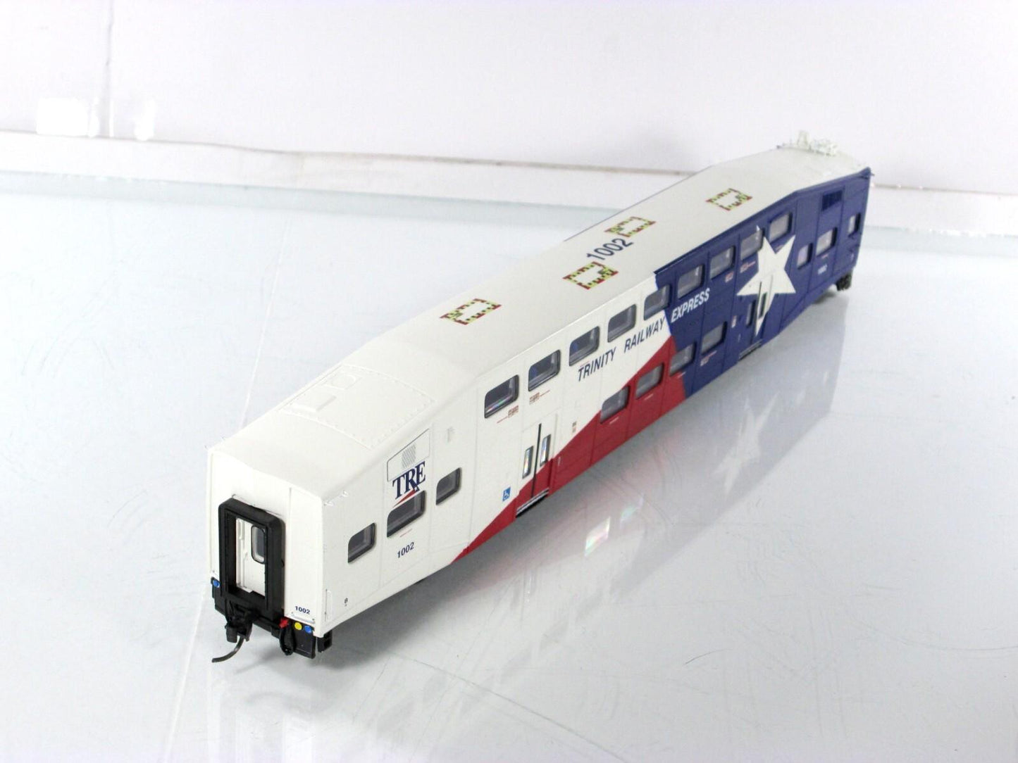 HO Scale **TRINITY RAILWAY EXPRESS** Bombardier Control Car #1002, Athearn 25515