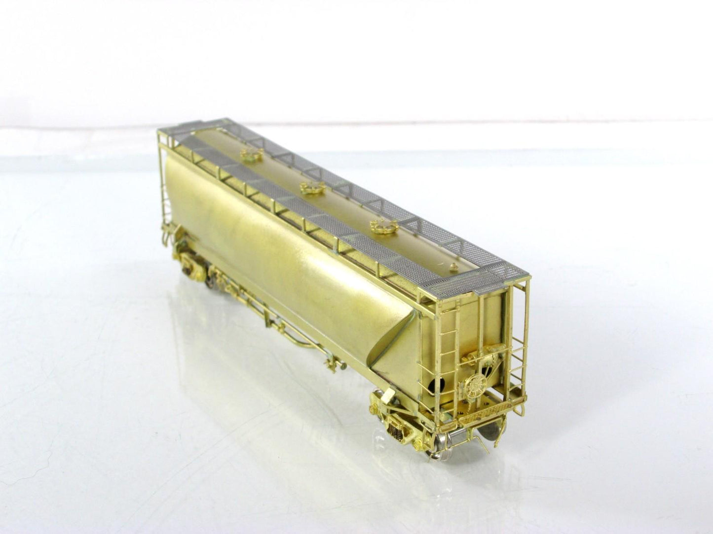 HO Scale BRASS **NORTH AMERICAN** PD 3000 Covered Hopper - Overland OMI-3001
