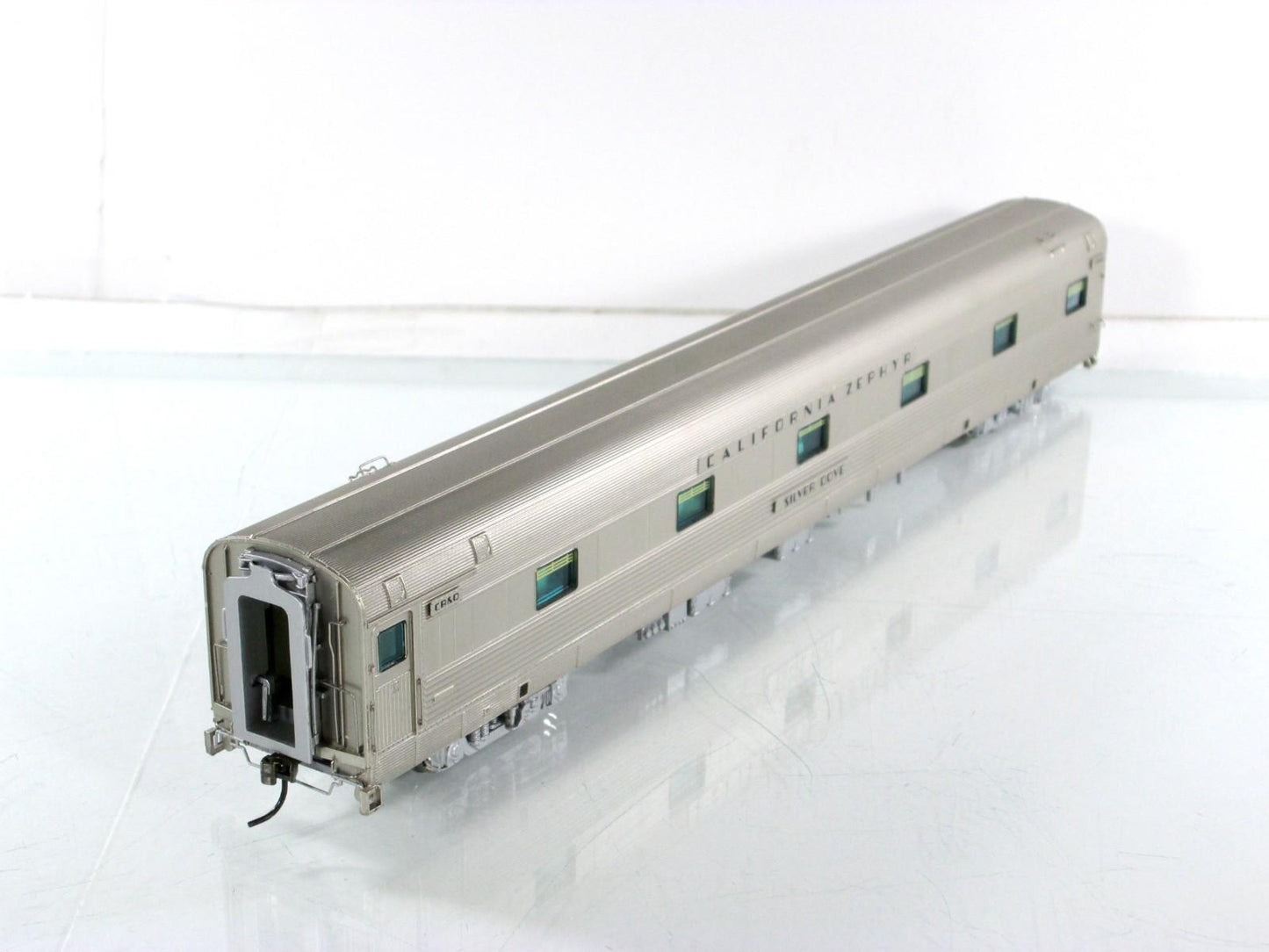 HO Scale ***CB&Q CA ZEPHYR*** SILVER DOVE Sleeper #450 --- Broadway 511, Lighted