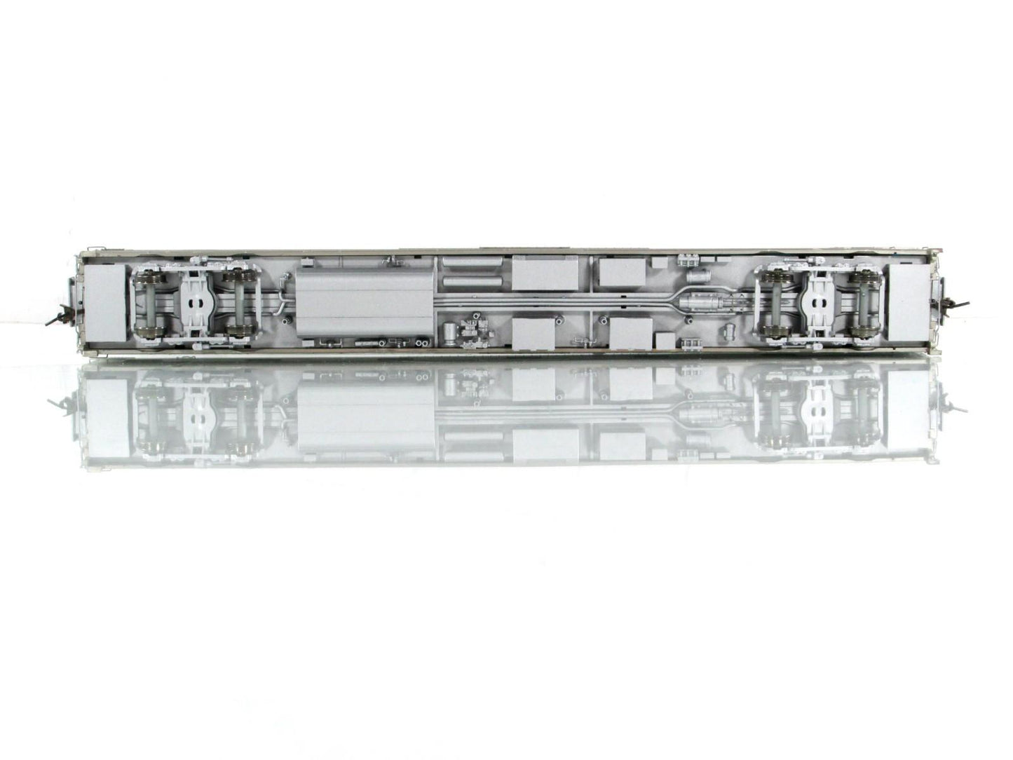HO Scale ***CB&Q CA ZEPHYR*** SILVER DOVE Sleeper #450 --- Broadway 511, Lighted