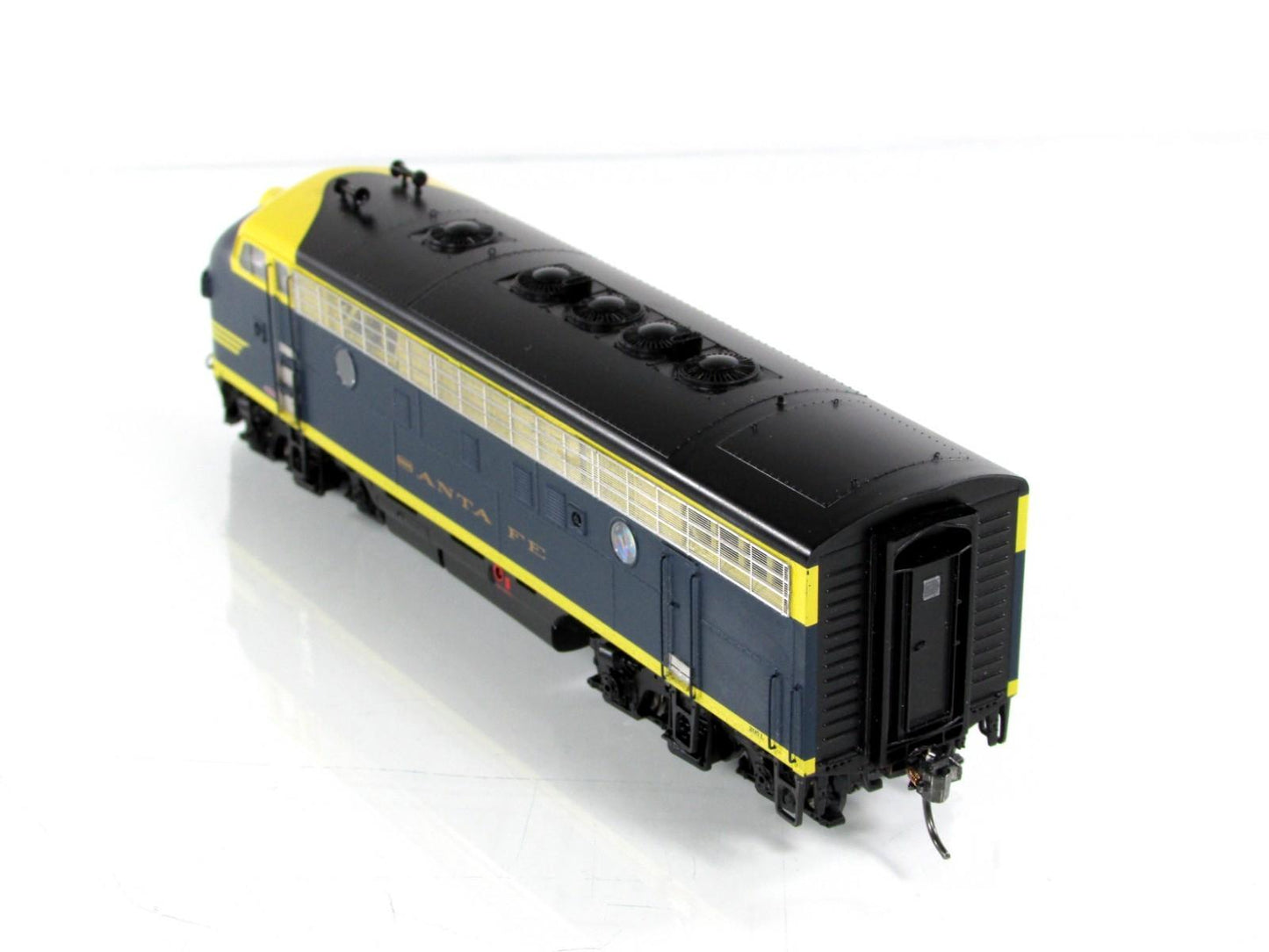 HO Scale ***SANTA FE*** F7A Phase 1 Locomotive #205 ------ Athearn G1016, w/ DCC