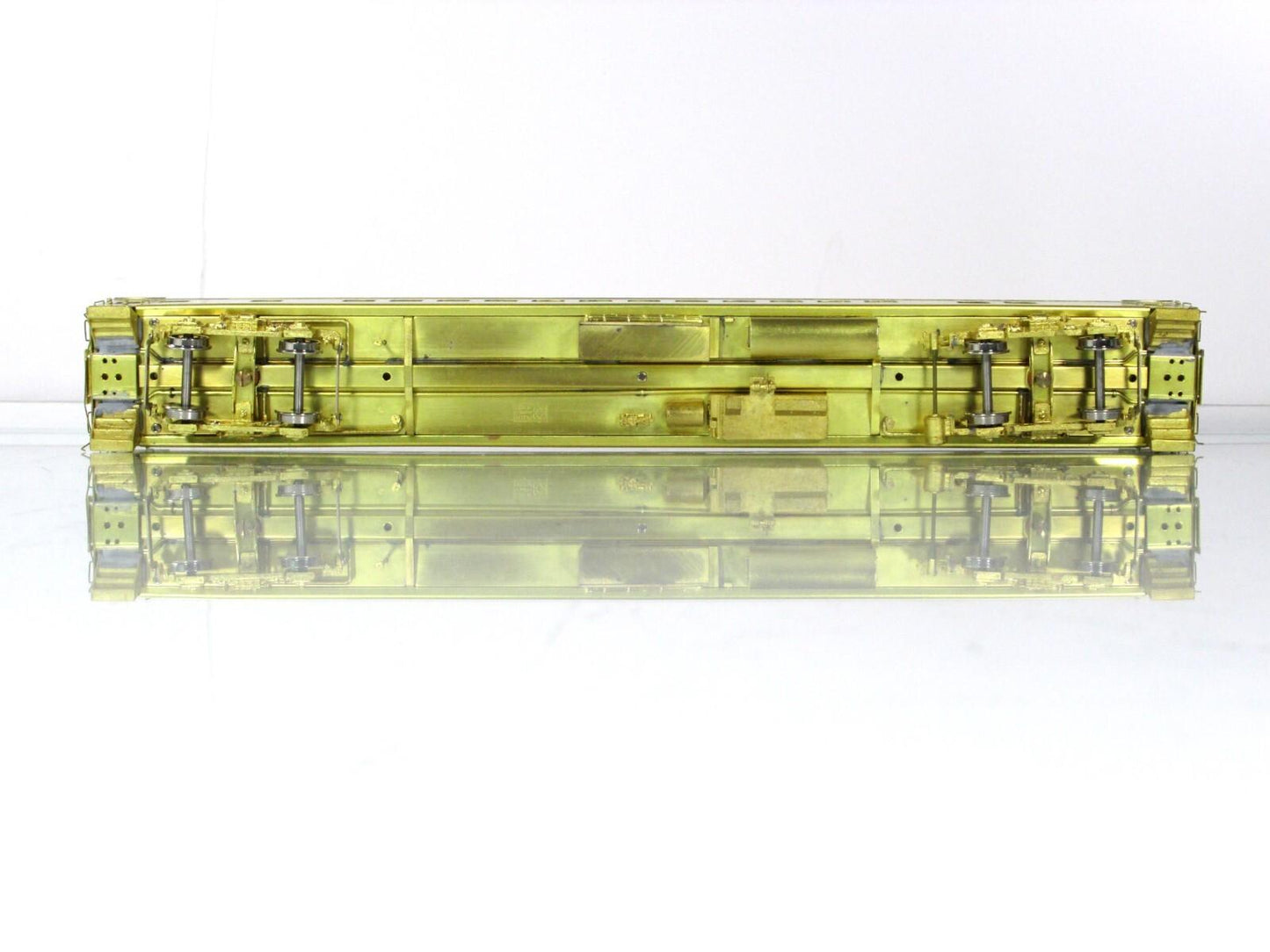 HO Scale BRASS ***MILWAUKEE ROAD** HIAWATHA Parlor Car ---- Overland / Ajin 3111