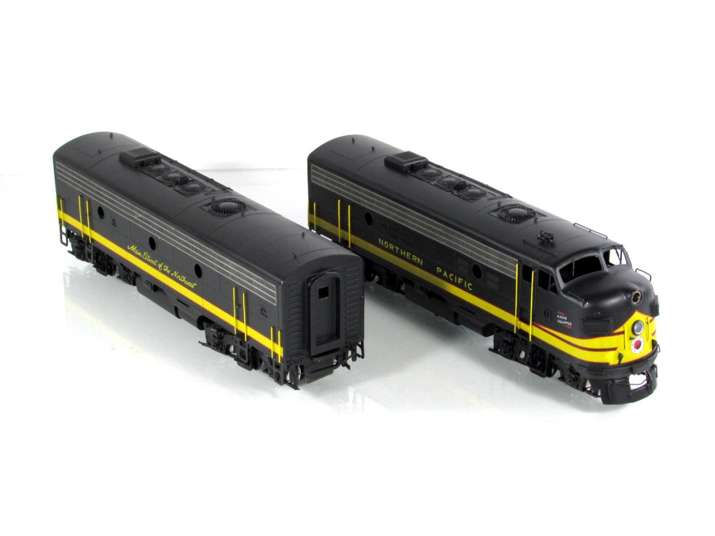 HO Scale BRASS ***NORTHERN PACIFIC*** EMD F9A-F9B 1750HP Locomotives -- Oriental