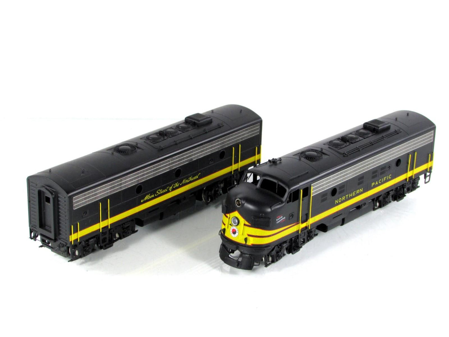 HO Scale BRASS ***NORTHERN PACIFIC*** EMD F9A-F9B 1750HP Locomotives -- Oriental