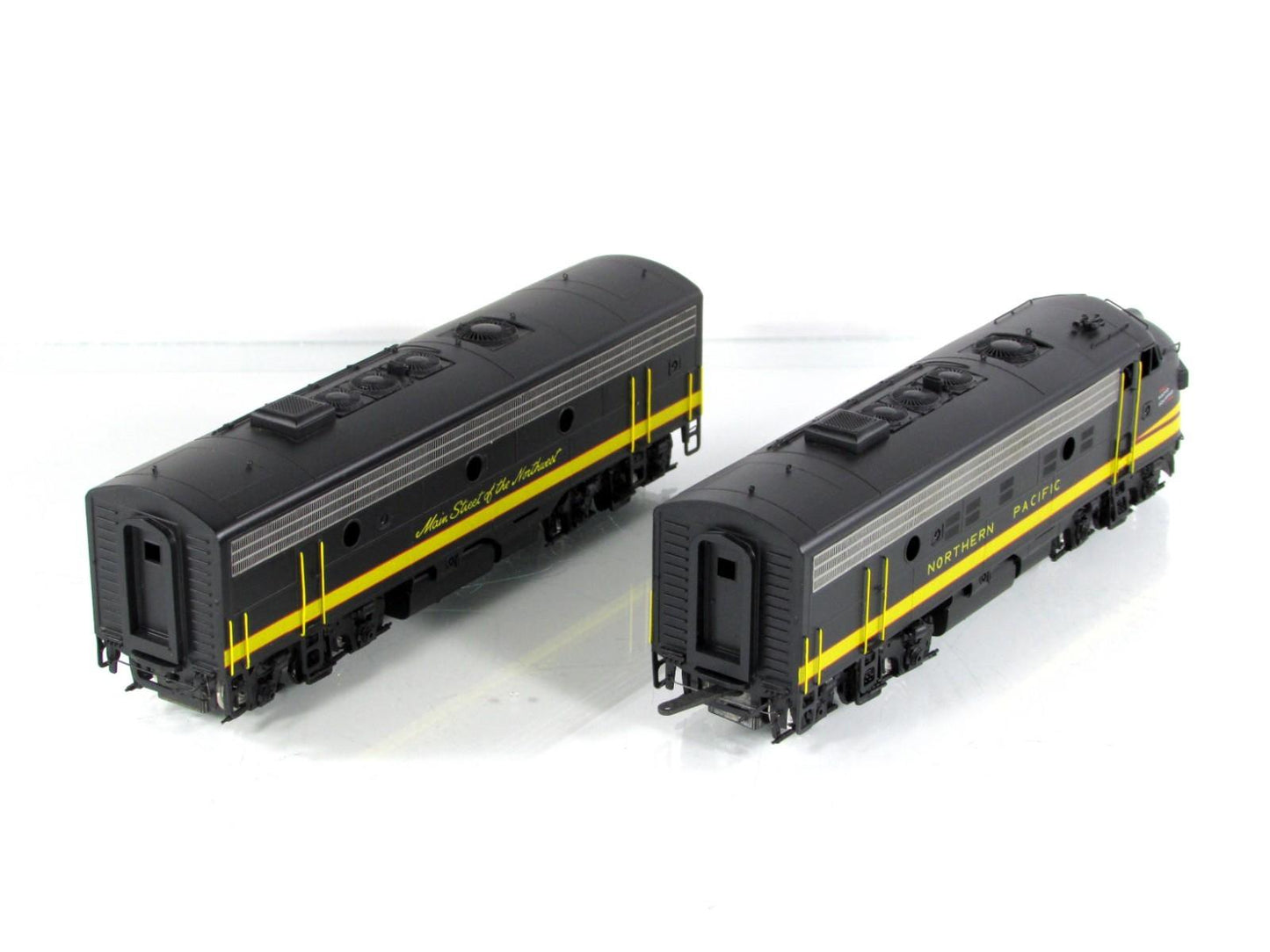 HO Scale BRASS ***NORTHERN PACIFIC*** EMD F9A-F9B 1750HP Locomotives -- Oriental