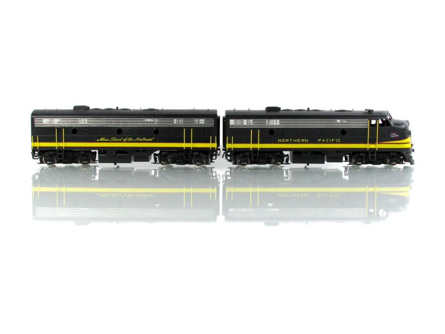HO Scale BRASS ***NORTHERN PACIFIC*** EMD F9A-F9B 1750HP Locomotives ---Oriental