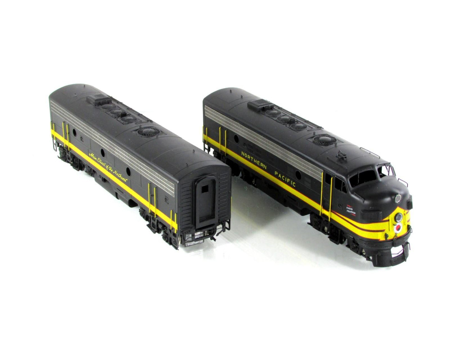 HO Scale BRASS ***NORTHERN PACIFIC*** EMD F9A-F9B 1750HP Locomotives ---Oriental