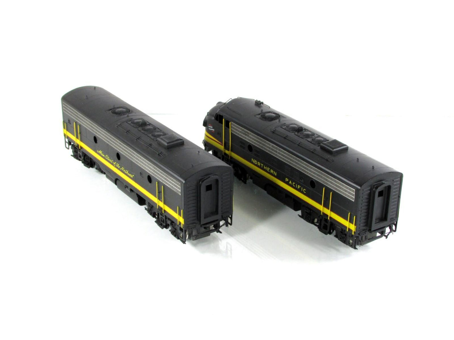 HO Scale BRASS ***NORTHERN PACIFIC*** EMD F9A-F9B 1750HP Locomotives ---Oriental