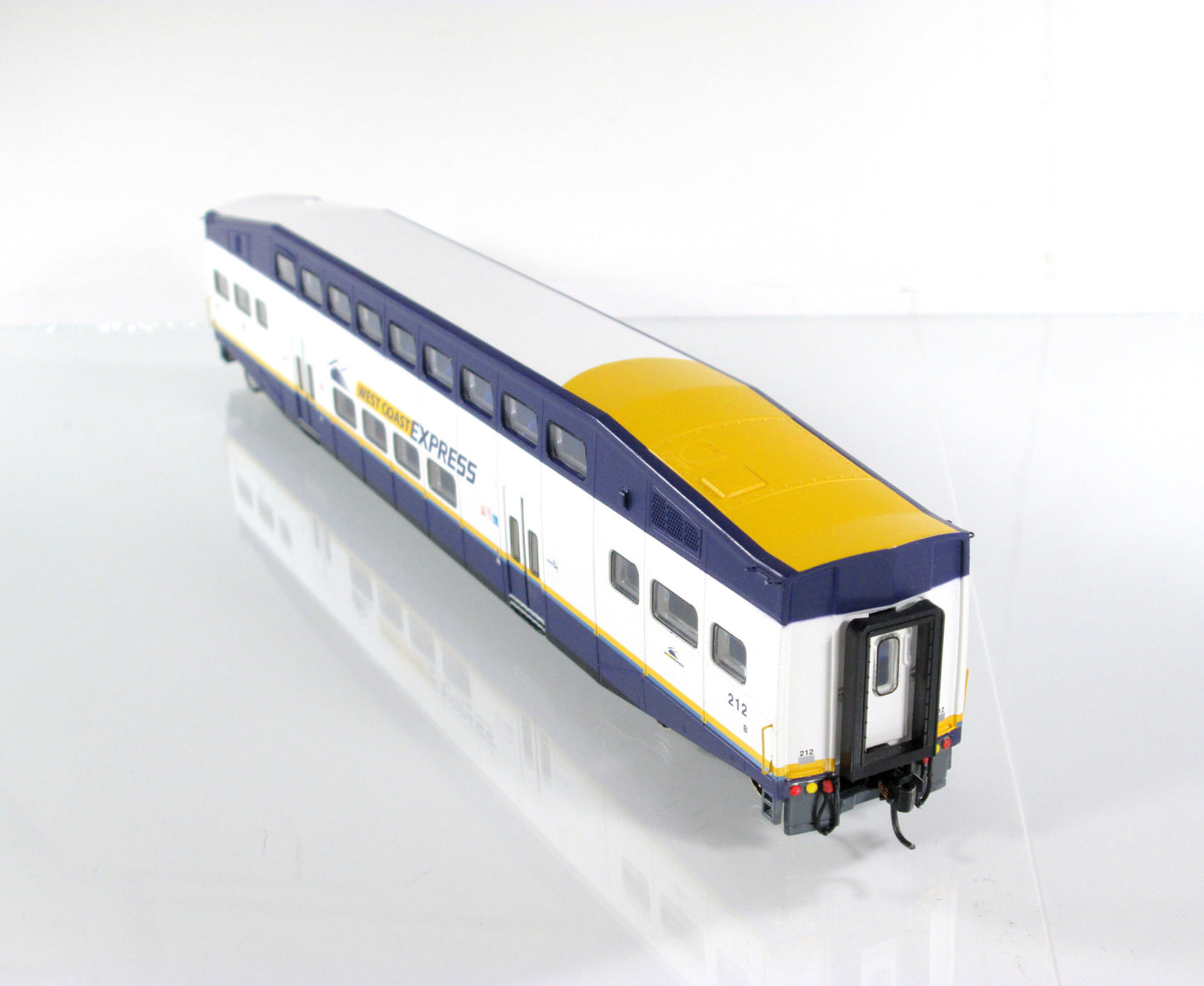 HO Scale **WEST COAST EXPRESS** BOMBARDIER Commuter Car, WCE #212 - Athearn 2564