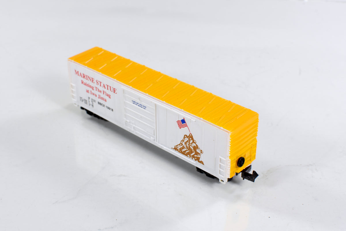N Scale ***US MARINES - IWO JIMA FLAG RAISING*** Box Car #19918 - Bev-Bel 22008