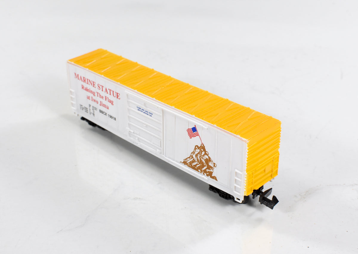 N Scale ***US MARINES - IWO JIMA FLAG RAISING*** Box Car #19918 - Bev-Bel 22008