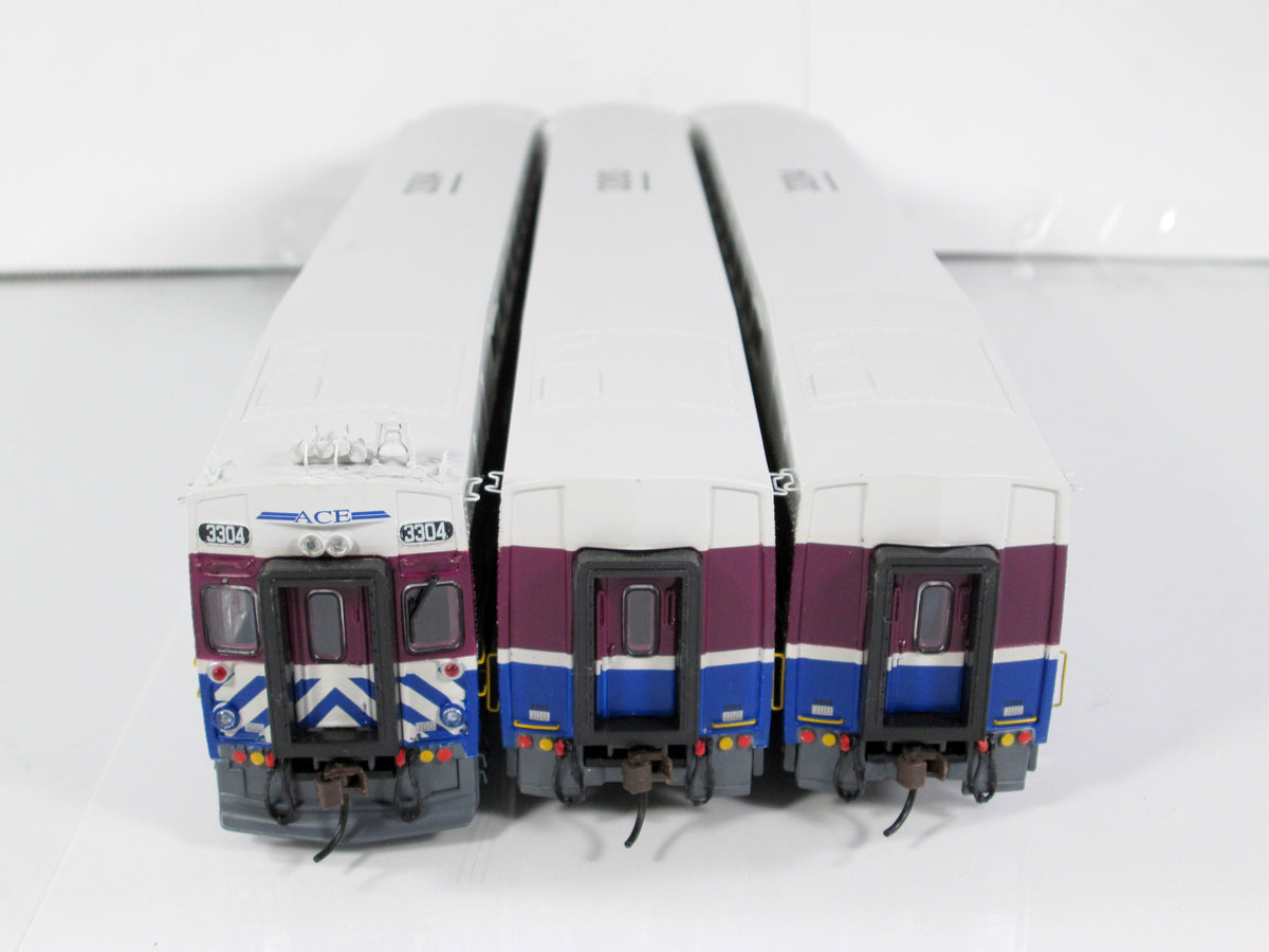 HO Scale ***ACE*** Bombardier Passenger Car Set #3304,3203,3204 -- Athearn 2590