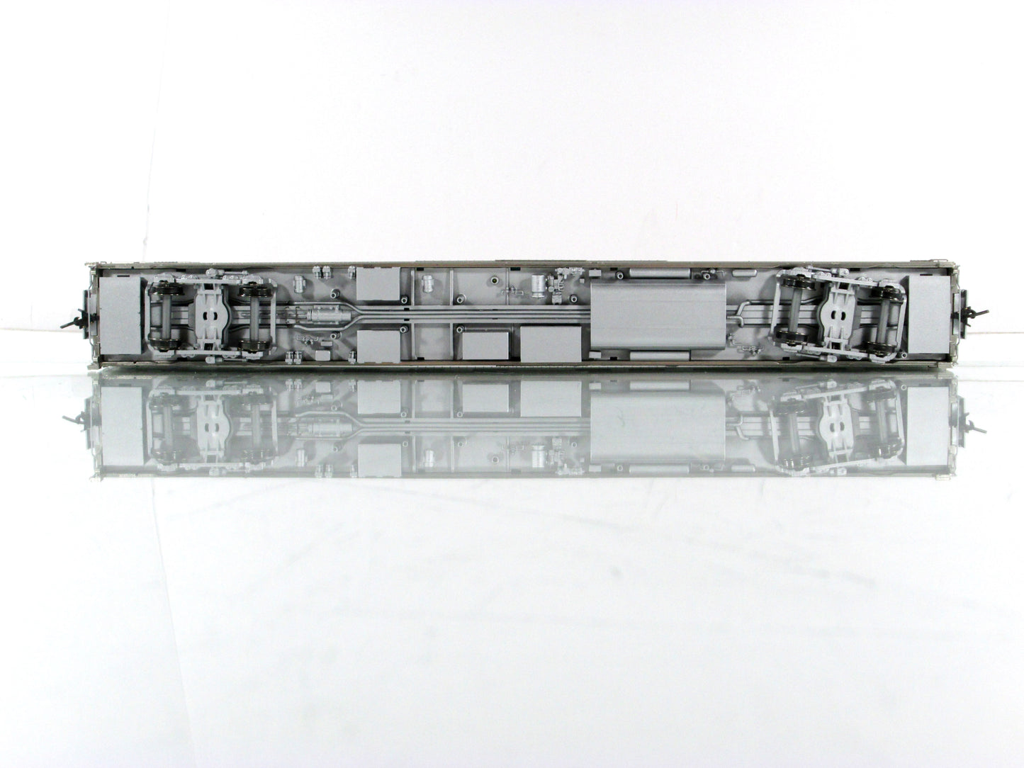 HO Scale ***CB&Q CA ZEPHYR*** SILVER SHORE Sleeper 424 --- Broadway 508, Lighted