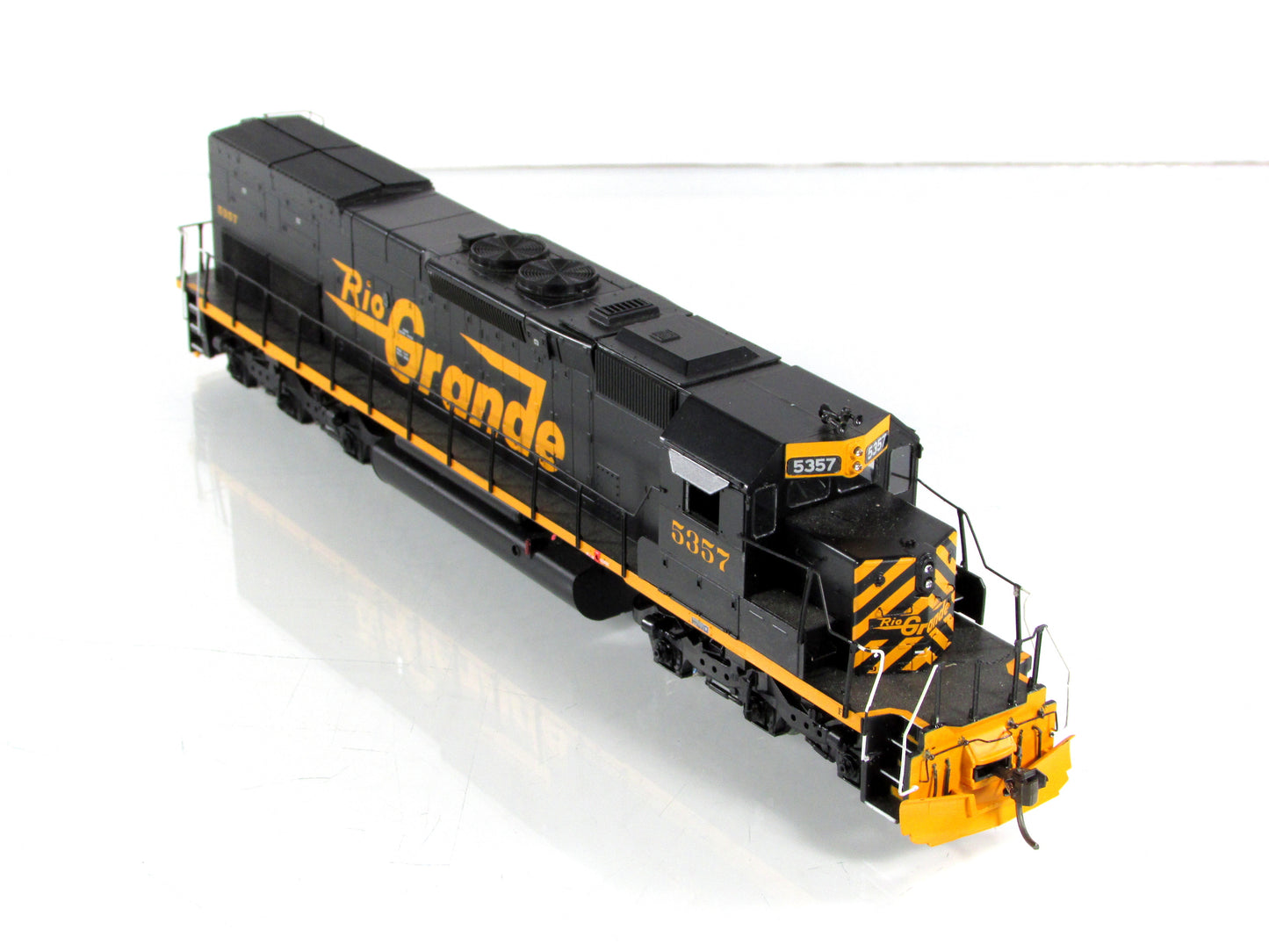 HO Scale **DENVER & RIO GRANDE** SD40T-2 Locomotive #5357 - Athearn 95107 w/ DCC
