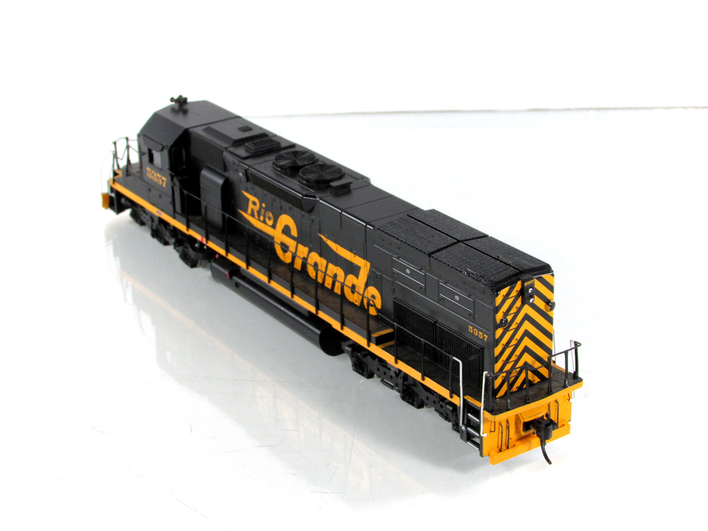HO Scale **DENVER & RIO GRANDE** SD40T-2 Locomotive #5357 - Athearn 95107 w/ DCC