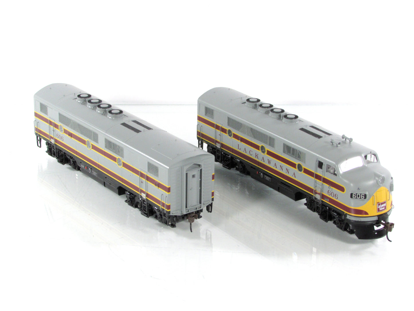 HO Scale ***LACKAWANNA*** F3A F3B Phase 1 Locomotive Set #606 ---- Athearn G2530