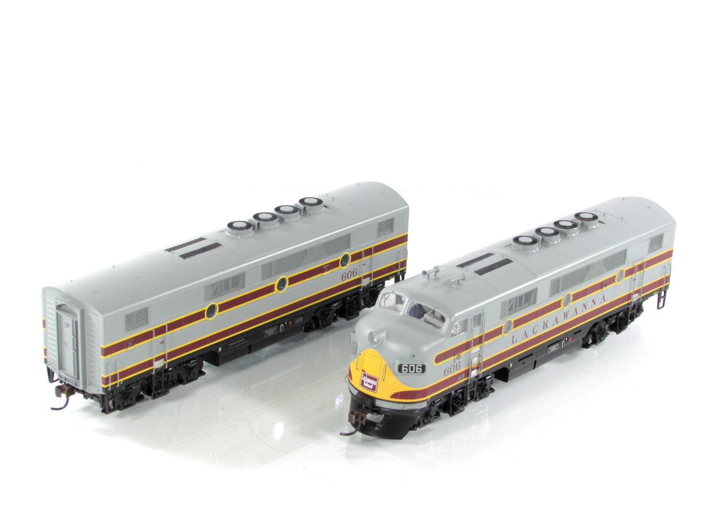 HO Scale ***LACKAWANNA*** F3A F3B Phase 1 Locomotive Set #606 ---- Athearn G2530