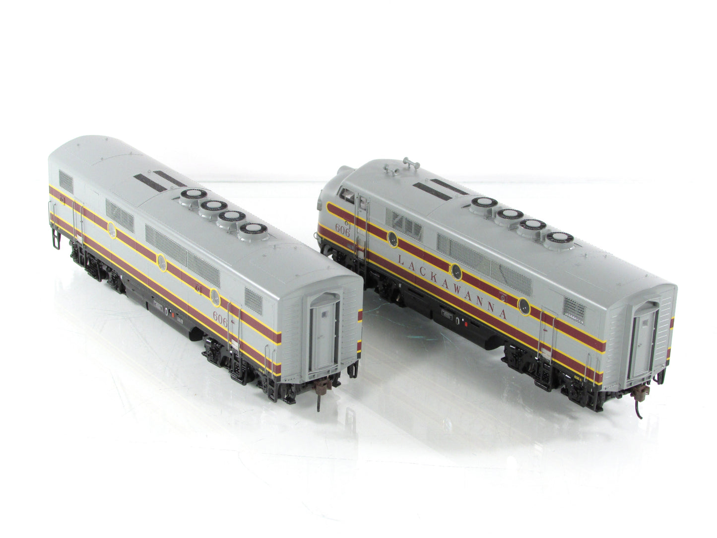 HO Scale ***LACKAWANNA*** F3A F3B Phase 1 Locomotive Set #606 ---- Athearn G2530