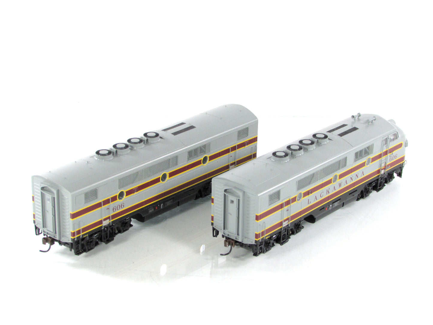 HO Scale ***LACKAWANNA*** F3A F3B Phase 1 Locomotive Set #606 ---- Athearn G2530