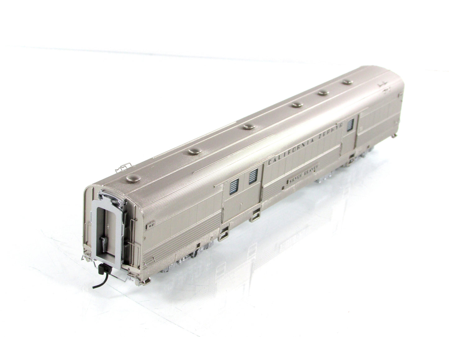 HO Scale *CA ZEPHYR* SILVER BEAVER Baggage Car, WP #801 - Broadway 523, Lighted