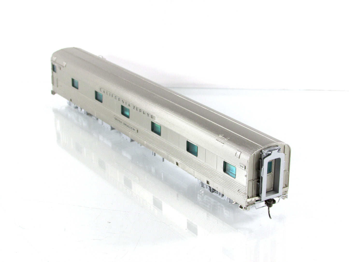HO Scale ***WP CA ZEPHYR*** SILVER SWALLOW Sleeper #852 --Broadway 1526, Lighted