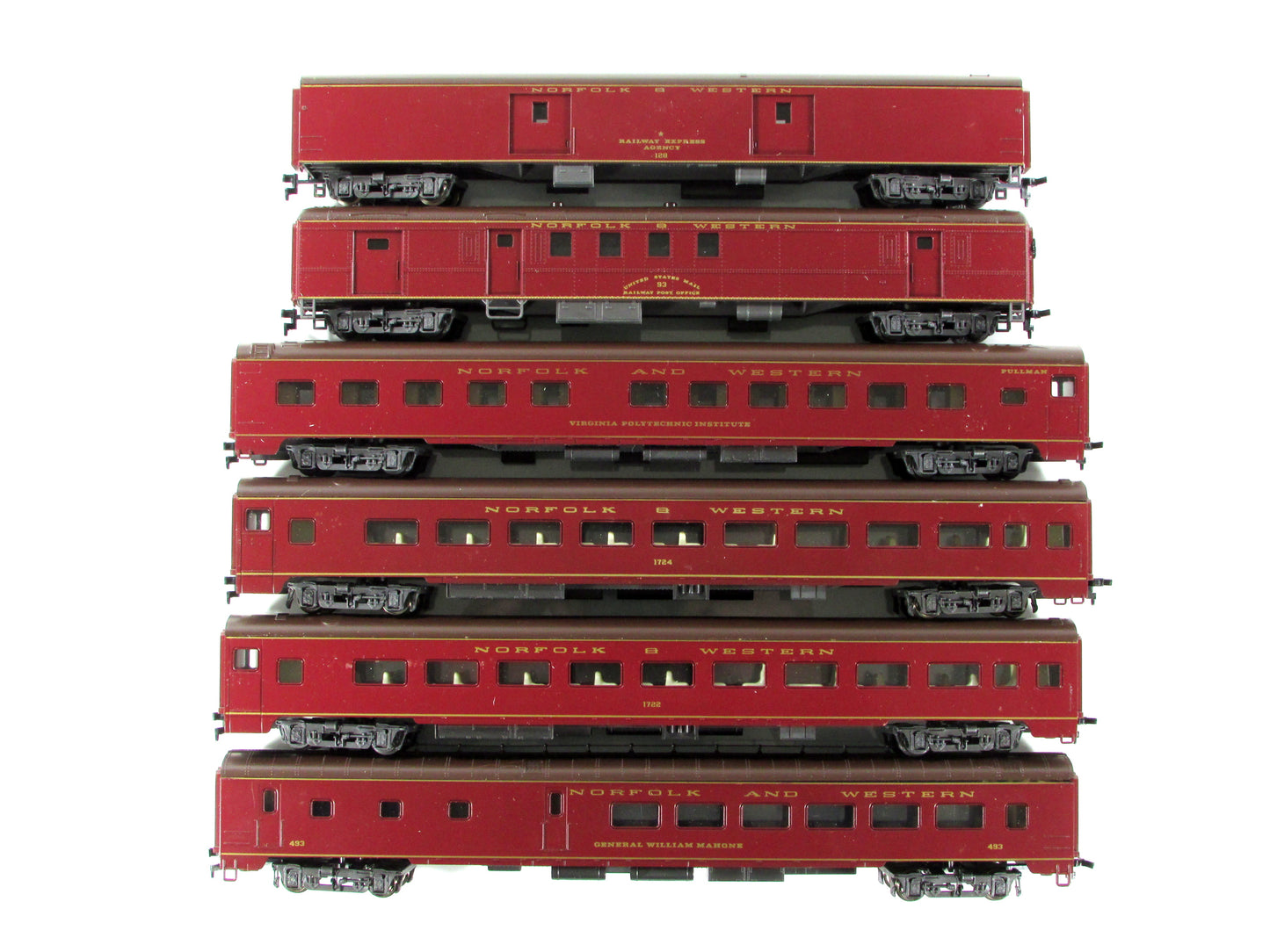 HO Scale NORFOLK & WESTERN **POWHATAN ARROW** Passenger  Set - Bachmann 43-1291
