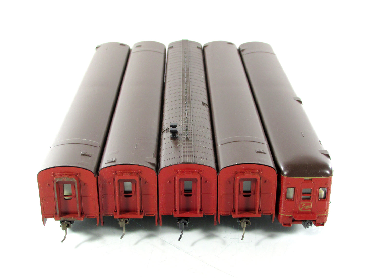 HO Scale *N&W POWHATAN ARROW* Passenger 5-Set - Bachmann 43-1290, Knuckle Cplrs