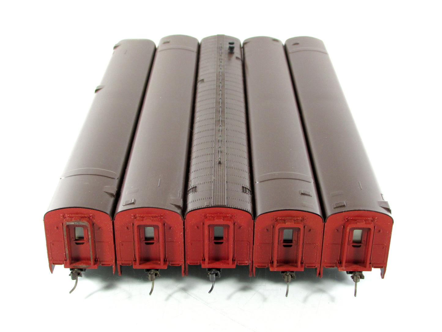 HO Scale *N&W POWHATAN ARROW* Passenger 5-Set - Bachmann 43-1290, Knuckle Cplrs