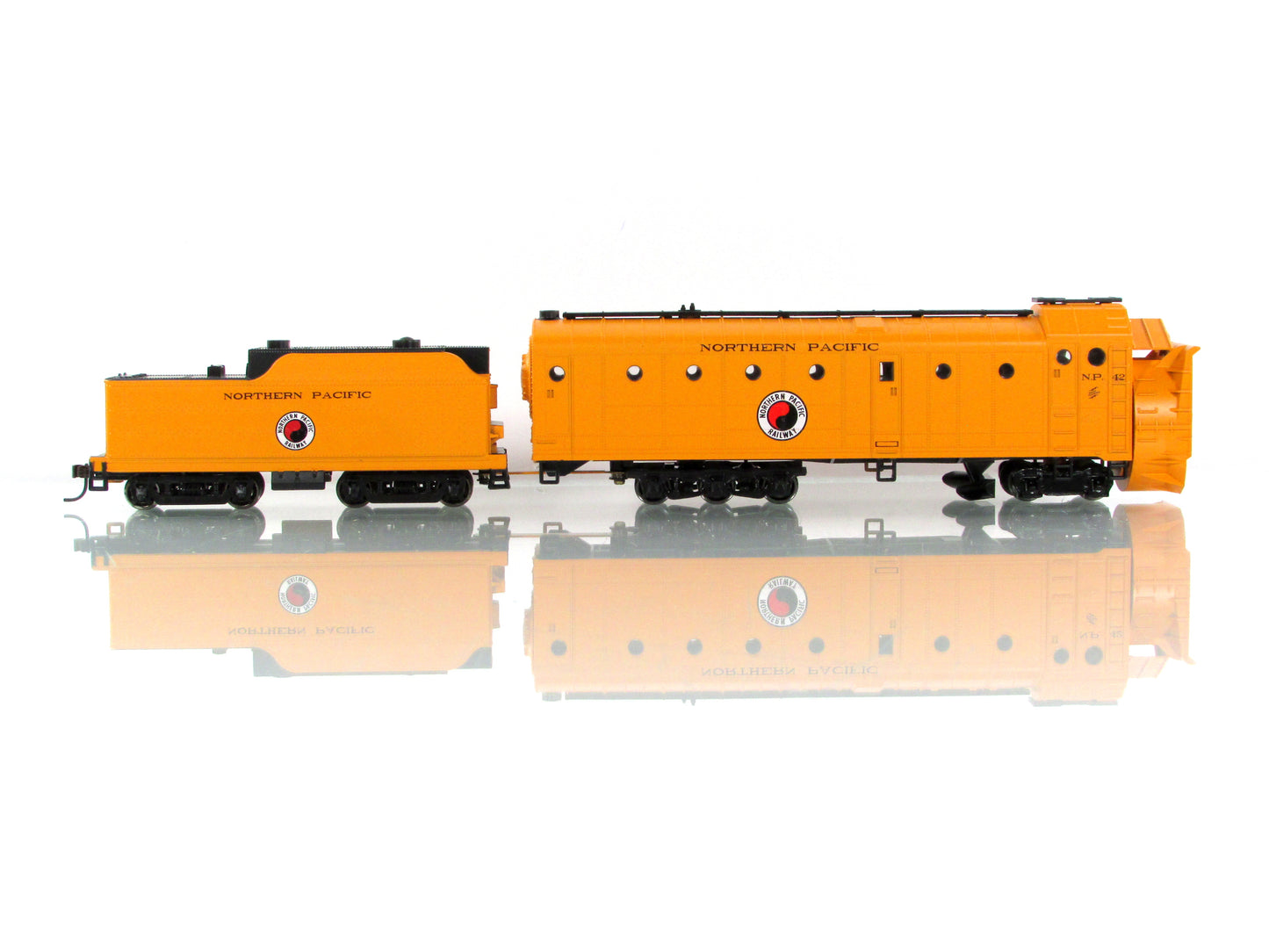 HO Scale ***NORTHERN PACIFIC*** MoW Rotary Snow Plow, NP 42 - Athearn 93815