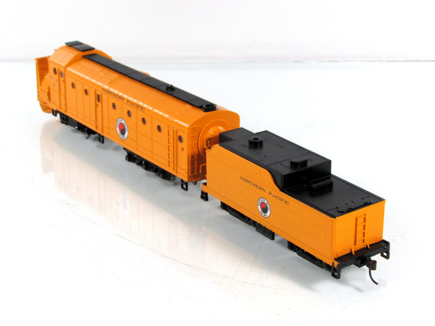 HO Scale ***NORTHERN PACIFIC*** MoW Rotary Snow Plow, NP 42 - Athearn 93815