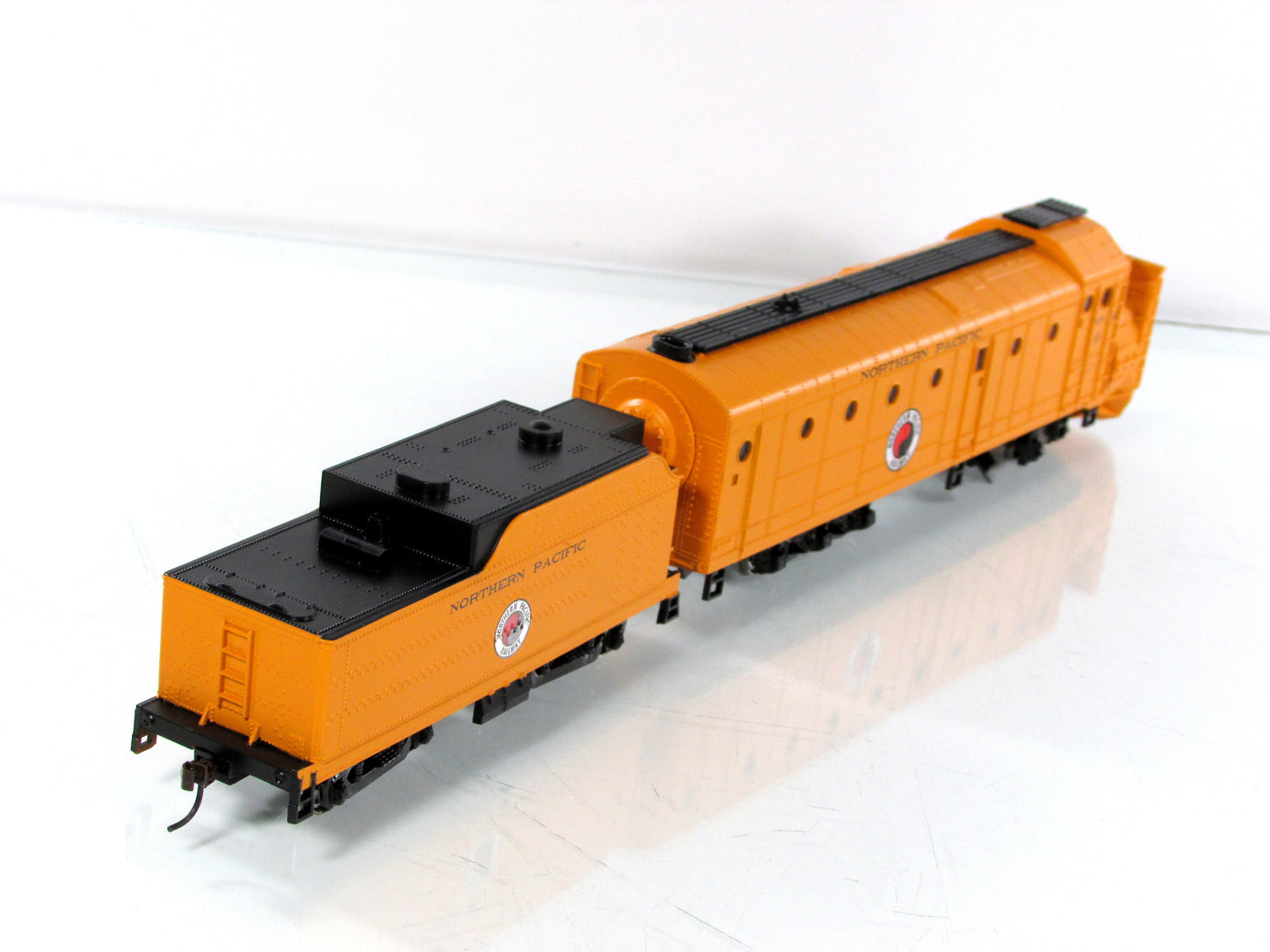 HO Scale ***NORTHERN PACIFIC*** MoW Rotary Snow Plow, NP 42 - Athearn 93815