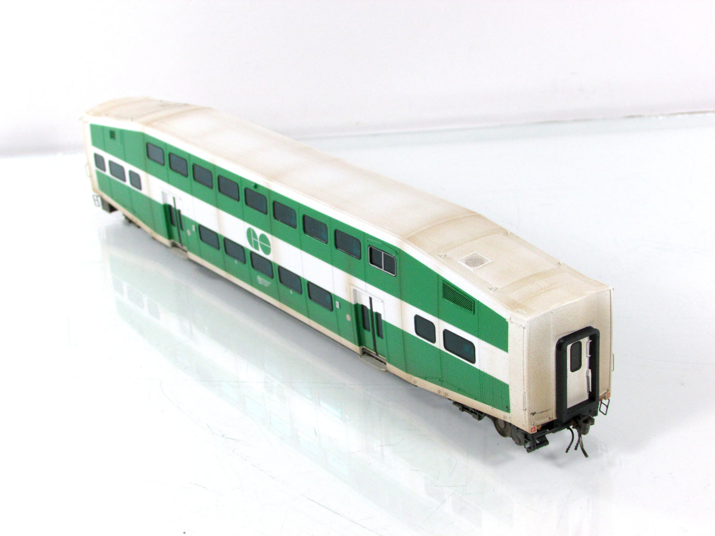 HO Scale ***GO TRANSIT*** Bombardier Passenger Coach, Weathered - Rapido Trains