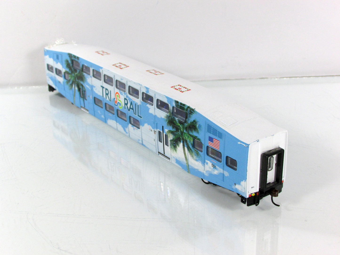HO Scale ***TRI RAIL*** Bombardier Commuter Coach #501 - Athearn 25527 **RARE
