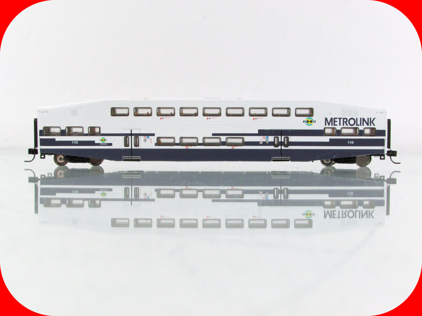 N Scale ***METROLINK*** Bi-Level Bombardier Coach #110 - Athearn 10174 **RARE