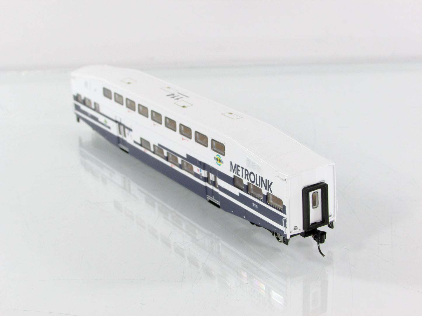 N Scale ***METROLINK*** Bi-Level Bombardier Coach #114 - Athearn 10154 **RARE