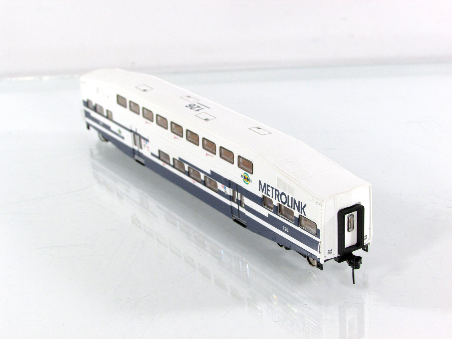 N Scale ***METROLINK*** Bi-Level Bombardier Coach #126 - Athearn 26012 **RARE