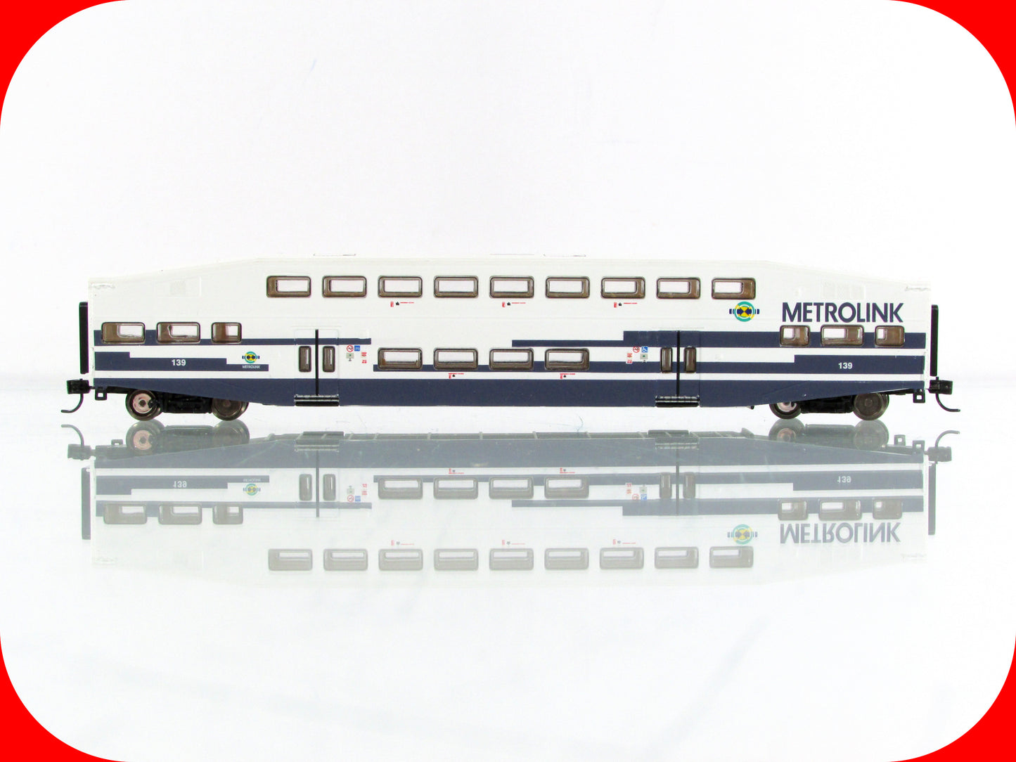 N Scale ***METROLINK*** Bi-Level Bombardier Coach #139 - Athearn 26013 **RARE