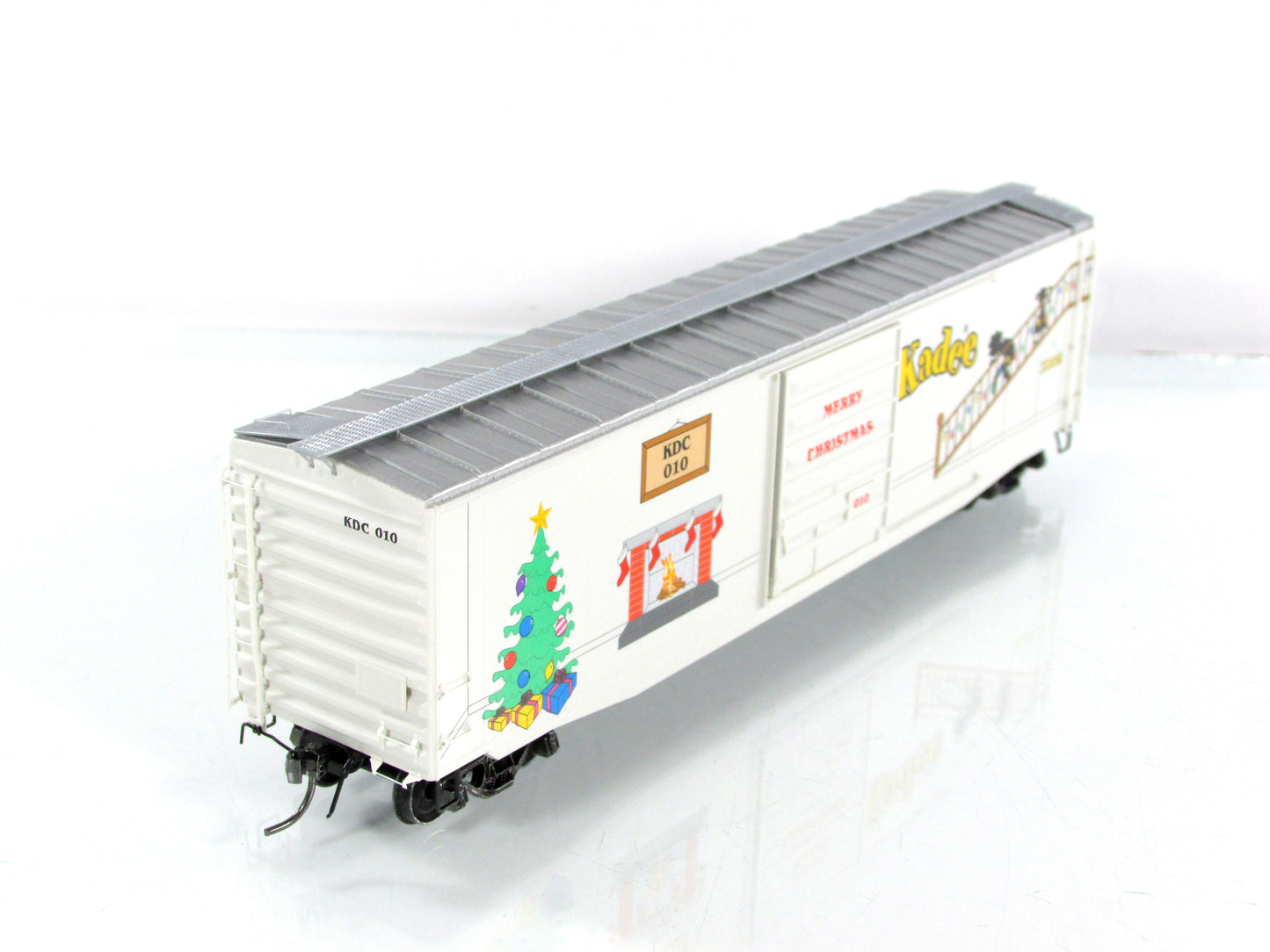 HO Scale ***MERRY CHRISTMAS*** 50' Box Car 2009 - Kadee Special Limited 6911