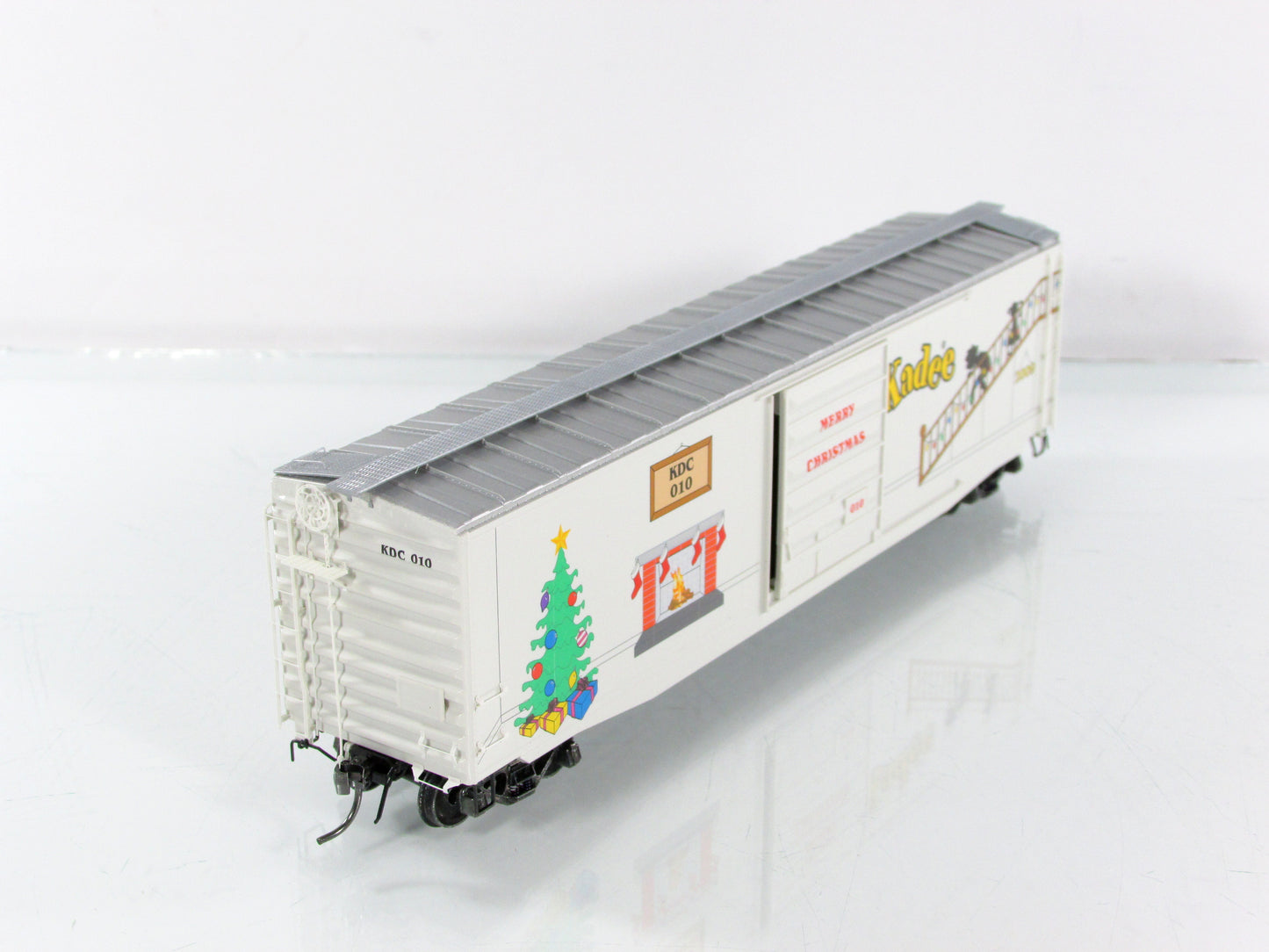 HO Scale ***MERRY CHRISTMAS*** 50' Box Car 2009 - Kadee Special Limited 6911