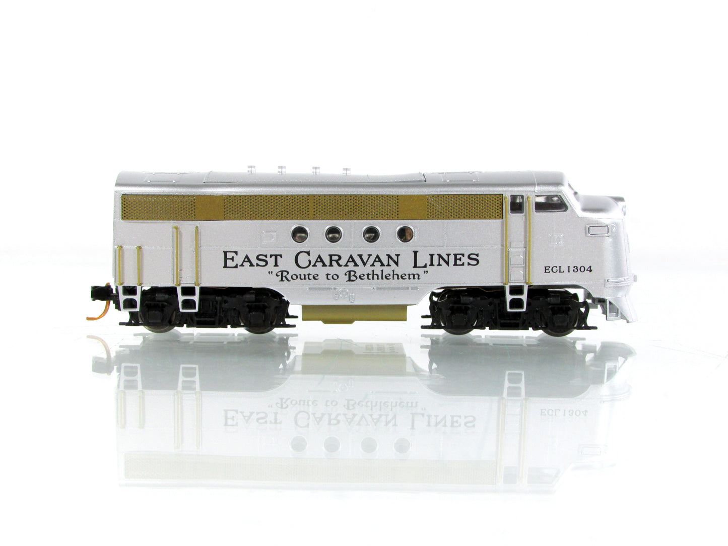 N Scale *EAST CARAVAN LINES* CHRISTMAS FT -Micro Trains 98751581 *DCC Rdy, READ