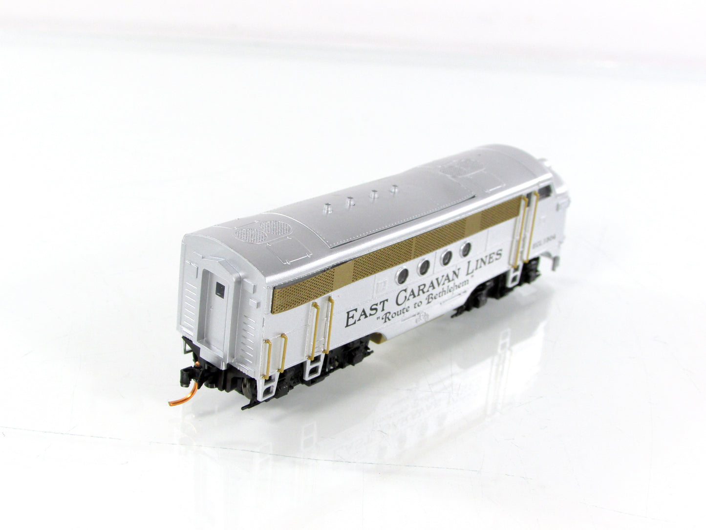 N Scale *EAST CARAVAN LINES* CHRISTMAS FT -Micro Trains 98751581 *DCC Rdy, READ